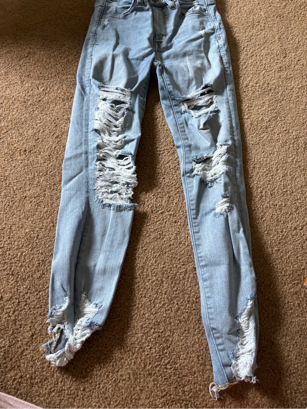 Light Blue Distressed Women’s Jeans Size 2 AE